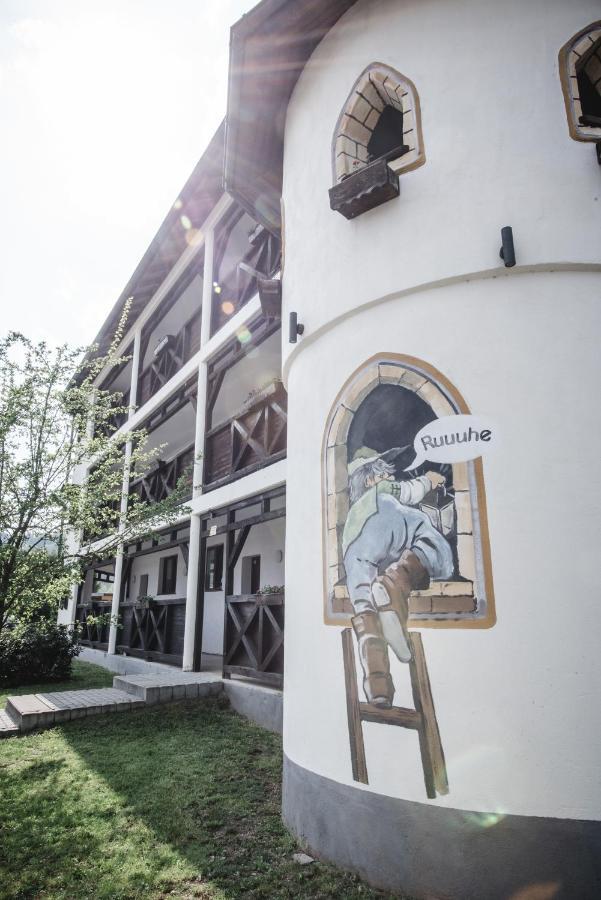 Toschis Station-Motel-Wirtshaus-An Der Autobahn-Bowling ツェラ・メーリス エクステリア 写真
